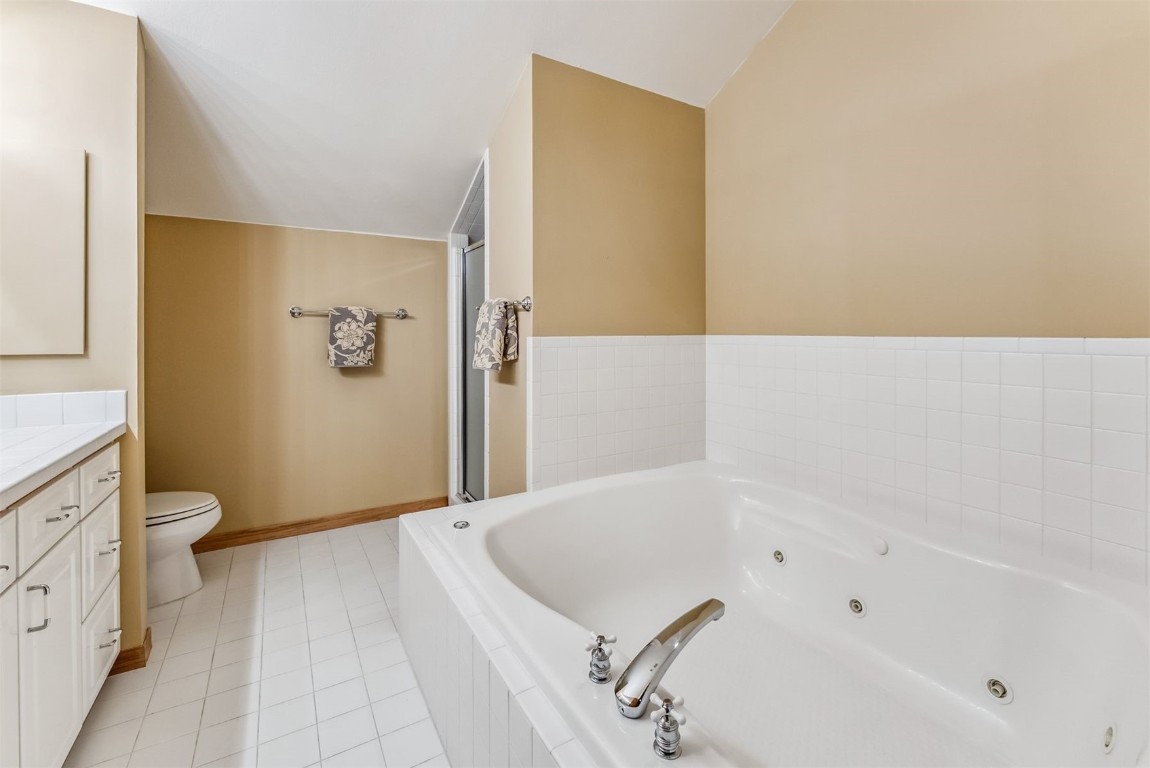 1118 Penstemon Road Keystone, CO 80435 - Photo 34 of 50 Jetted tub in ensuite bathroom