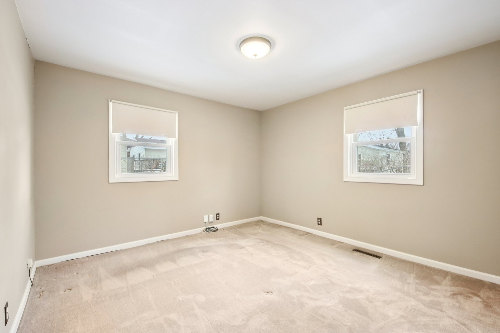 119 Fairway Road Carpentersville, IL 60110 - Photo 13 of 27