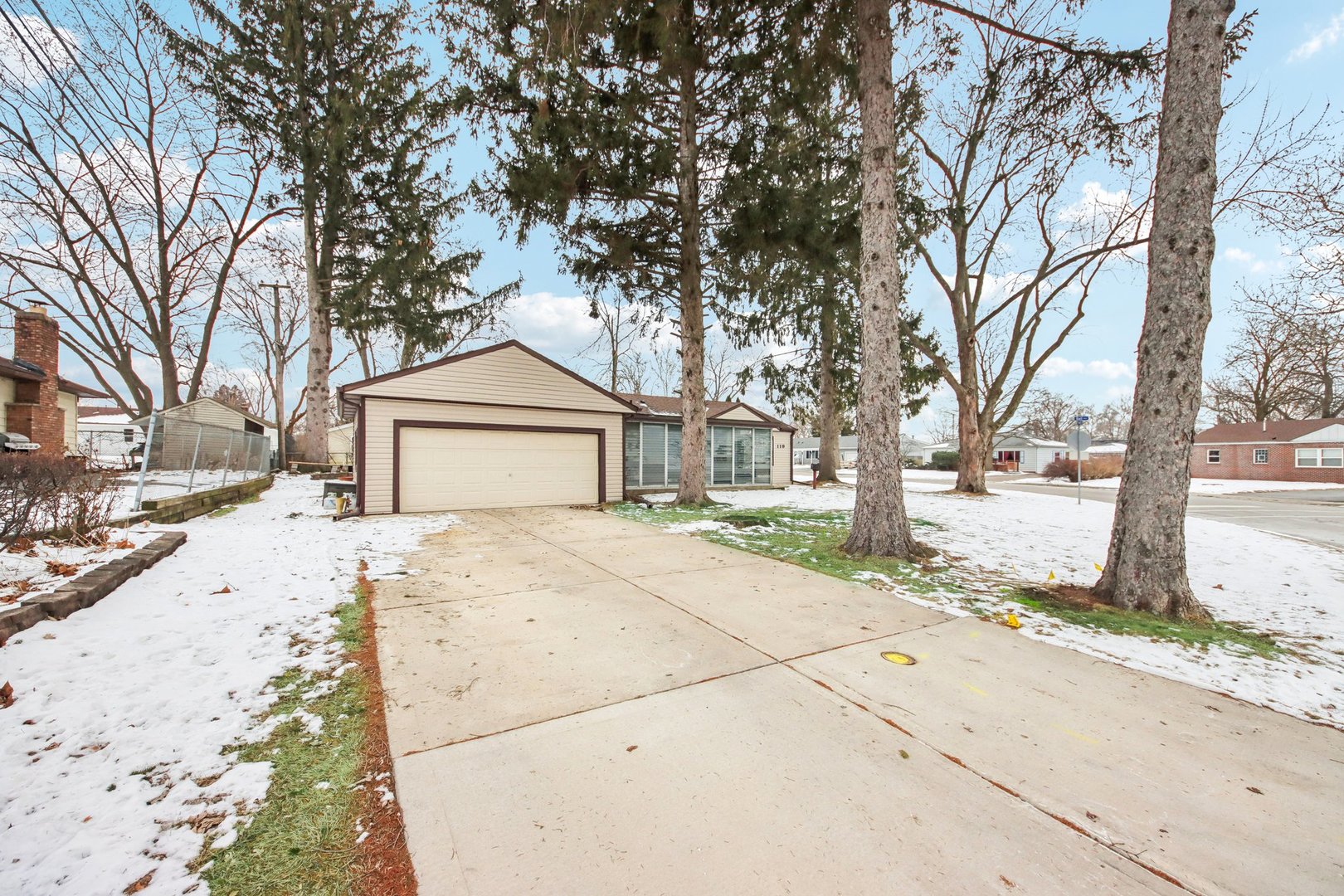 119 Fairway Road Carpentersville, IL 60110 - Photo 24 of 27