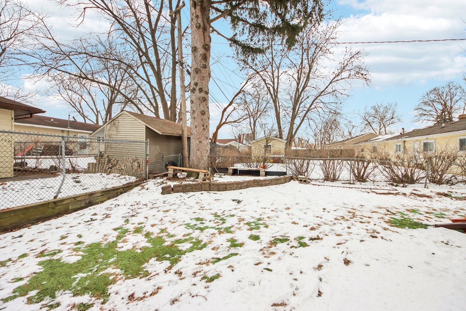 119 Fairway Road Carpentersville, IL 60110 - Photo 26 of 27