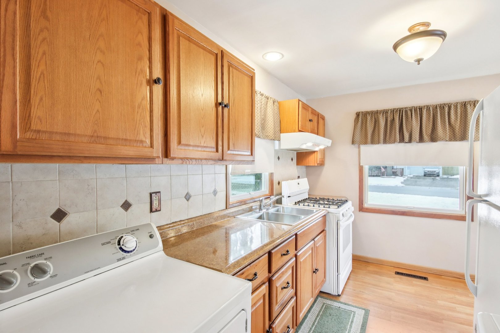 119 Fairway Road Carpentersville, IL 60110 - Photo 8 of 27