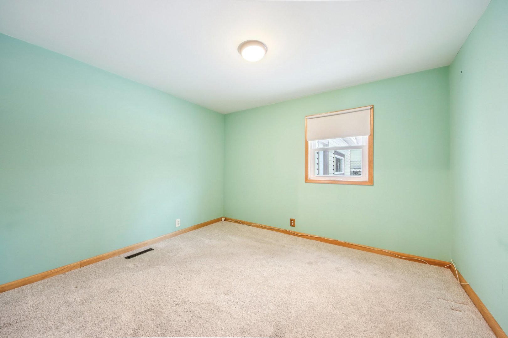 119 Fairway Road Carpentersville, IL 60110 - Photo 10 of 27