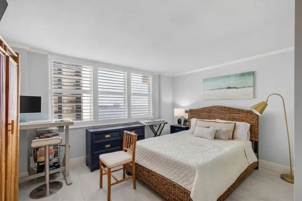 $735,000 | 5440 North Ocean Drive, Unit 805, Singer Island, FL 33404