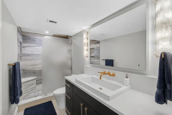 $735,000 | 5440 North Ocean Drive, Unit 805, Singer Island, FL 33404