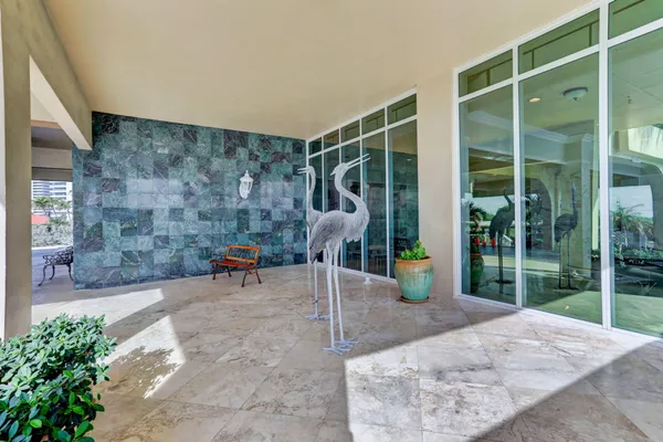 $735,000 | 5440 North Ocean Drive, Unit 805, Singer Island, FL 33404