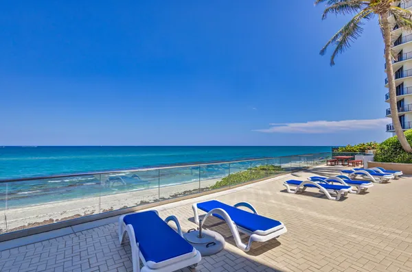 $735,000 | 5440 North Ocean Drive, Unit 805, Singer Island, FL 33404
