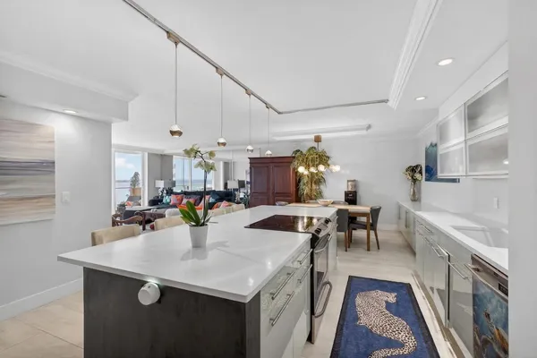 $735,000 | 5440 North Ocean Drive, Unit 805, Singer Island, FL 33404