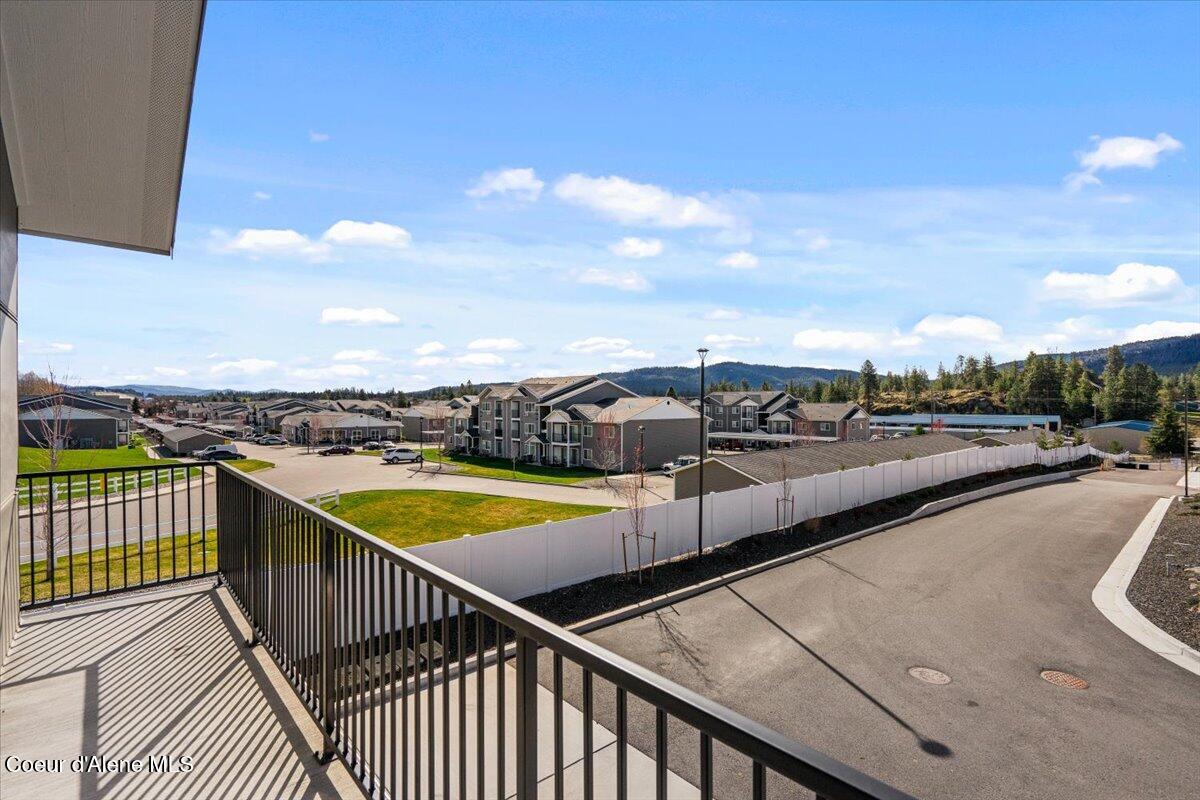 1090 East 4th Avenue Post Falls, ID 83854 - Photo 33 of 43 33-Back deck