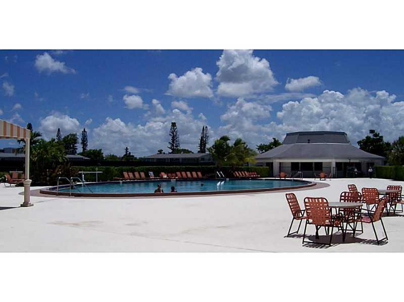 385 Markham R, Unit 385 Deerfield Beach, FL 33442 - Photo 18 of 18 Pool