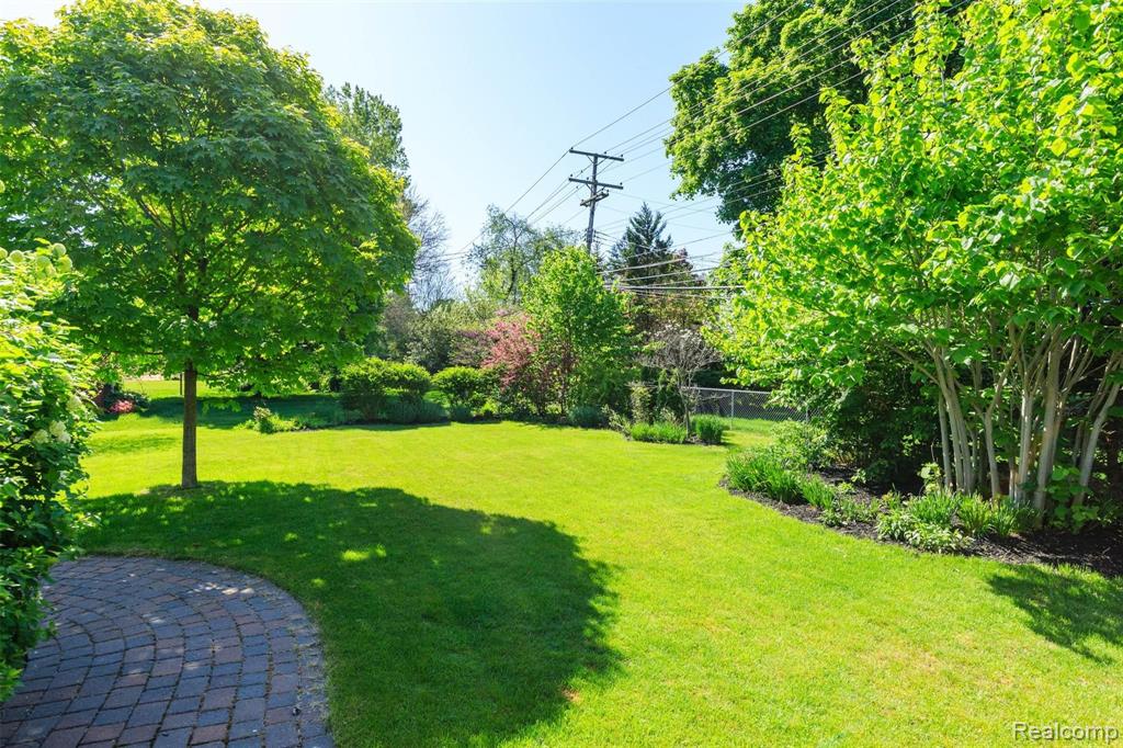 759 Shoreham Road Grosse Pointe Woods, MI 48236 - Photo 47 of 59