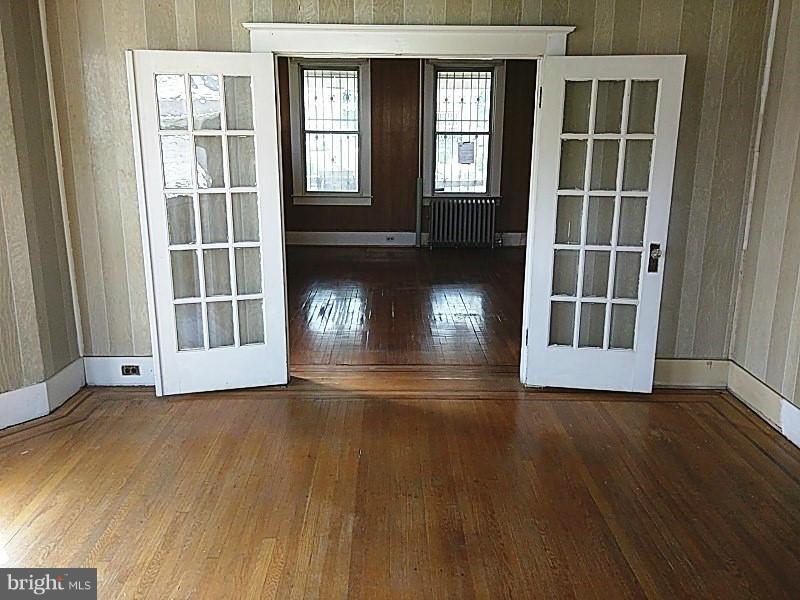 3403 Grantley Road Baltimore, MD 21215 - Photo 11 of 28 Living Room