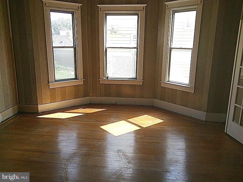 3403 Grantley Road Baltimore, MD 21215 - Photo 13 of 28 View