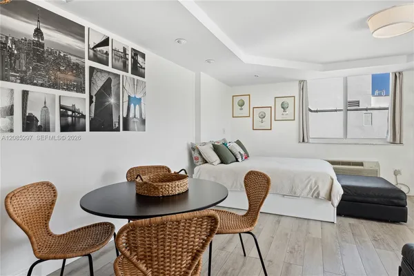 $2,400 | 1255 Collins Avenue, Unit 508, Miami Beach, FL 33139