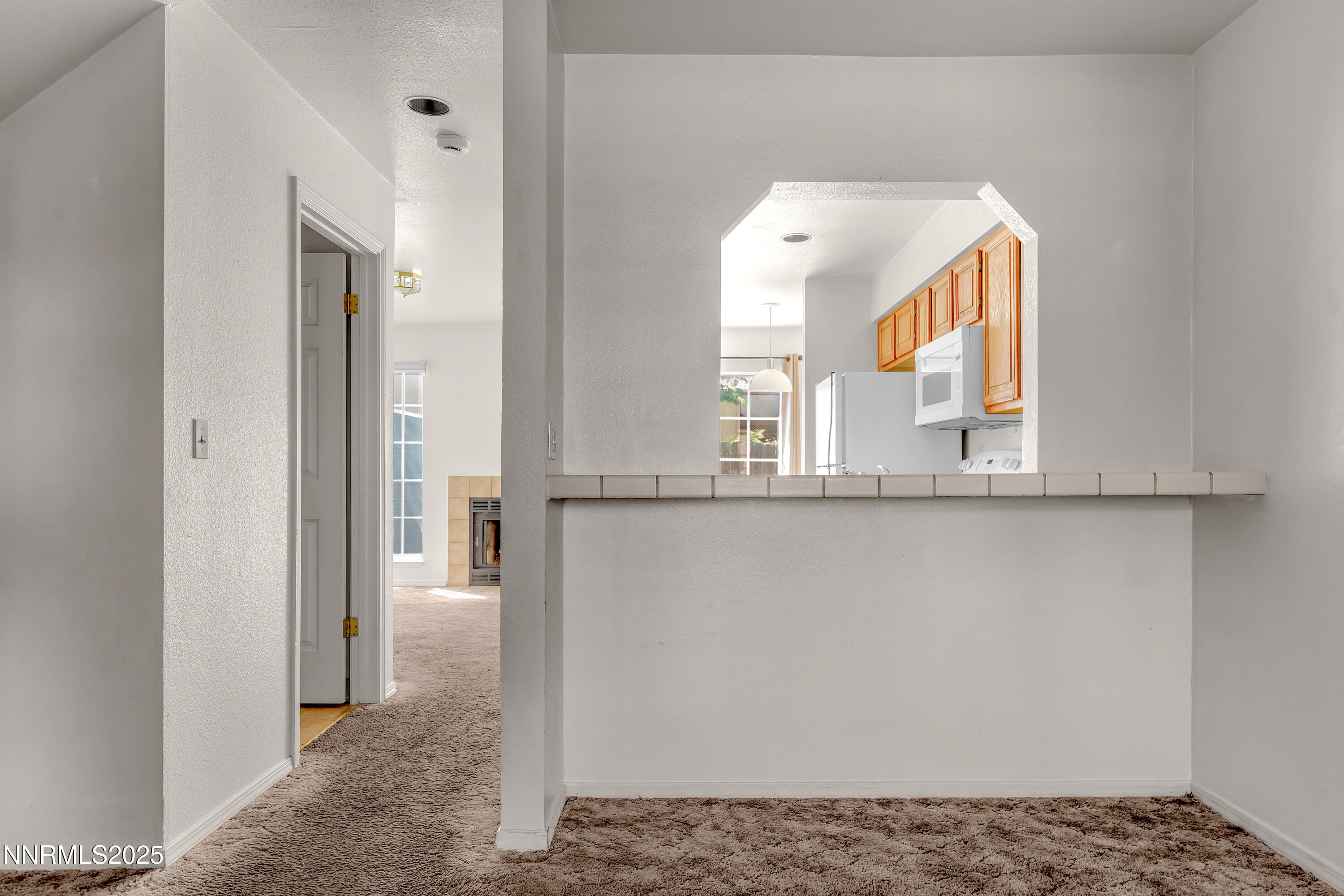 2650 Plumas Street, Unit 11 Reno, NV 89509 - Photo 7 of 33 a view of a window in a room