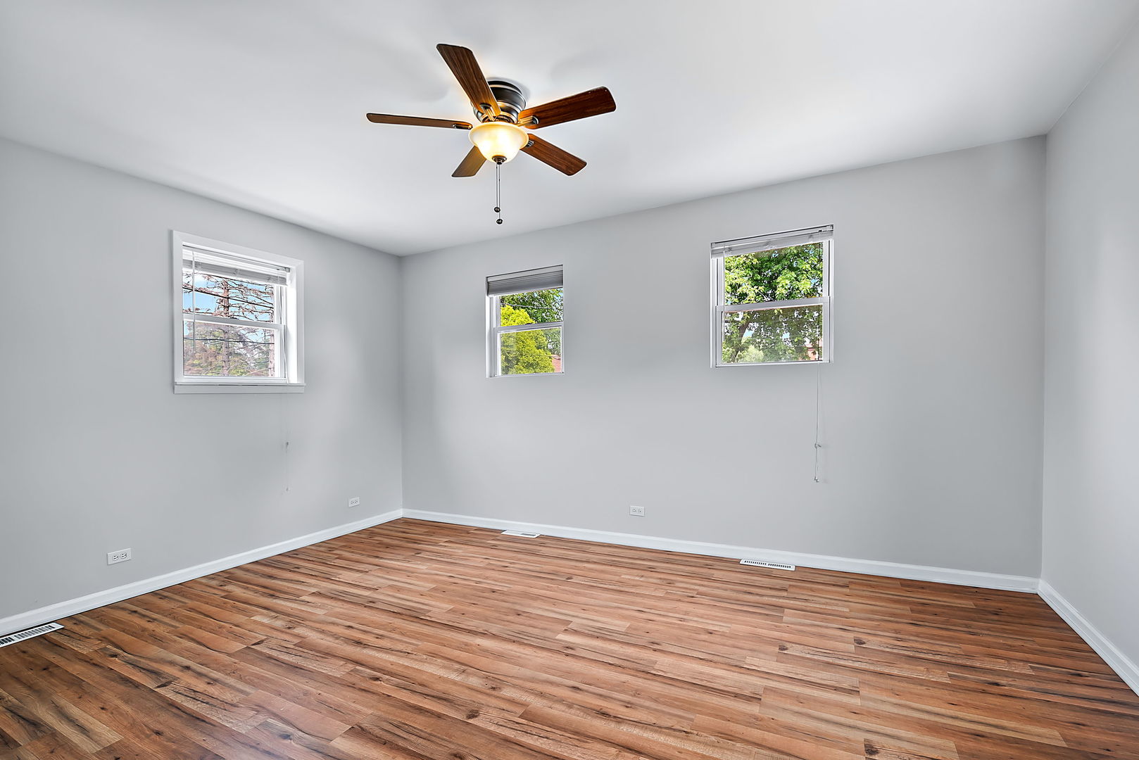 2327 5th Avenue North Riverside, IL 60546 - Photo 14 of 23 Gallery Image 14