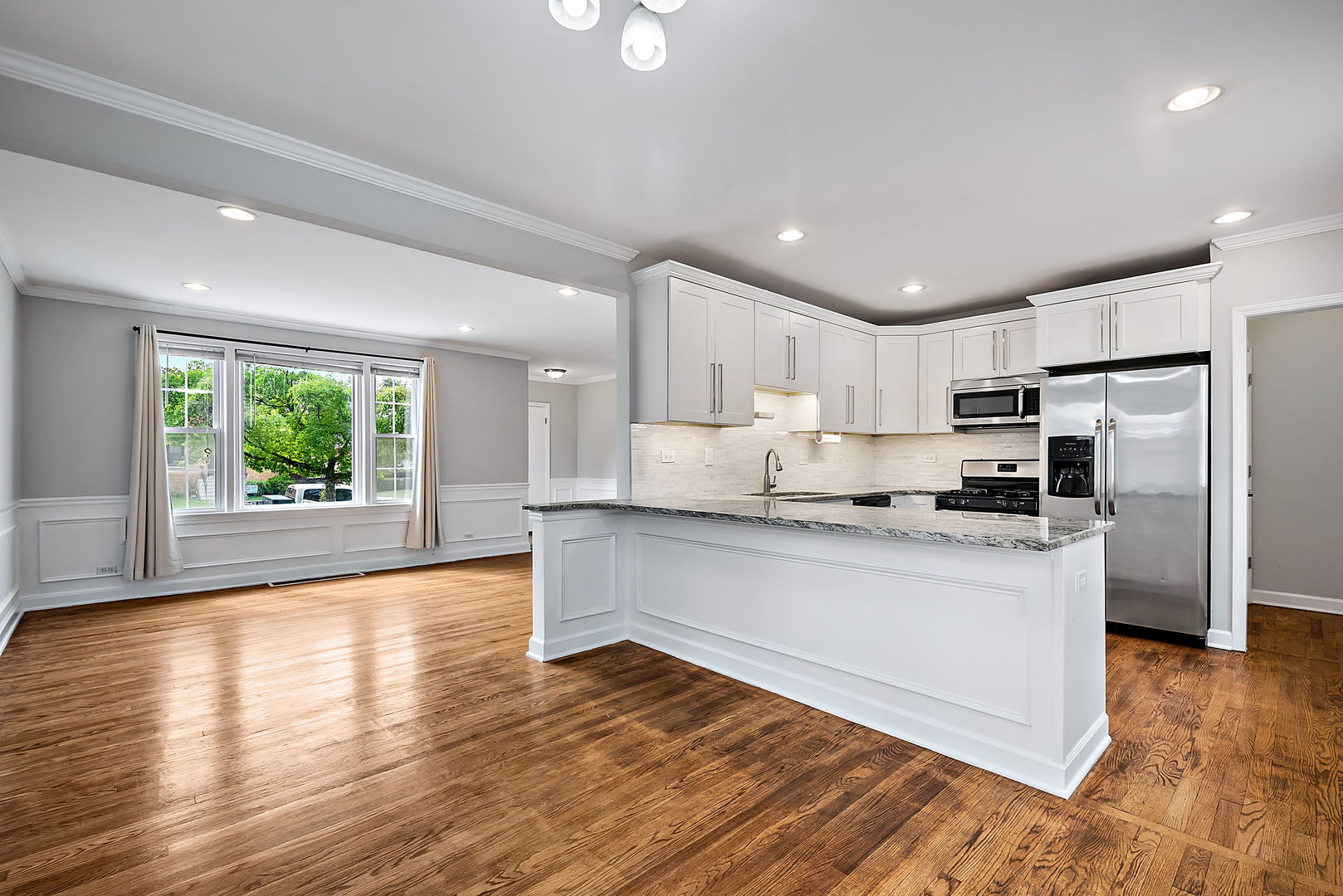 2327 5th Avenue North Riverside, IL 60546 - Photo 8 of 23 Gallery Image 8