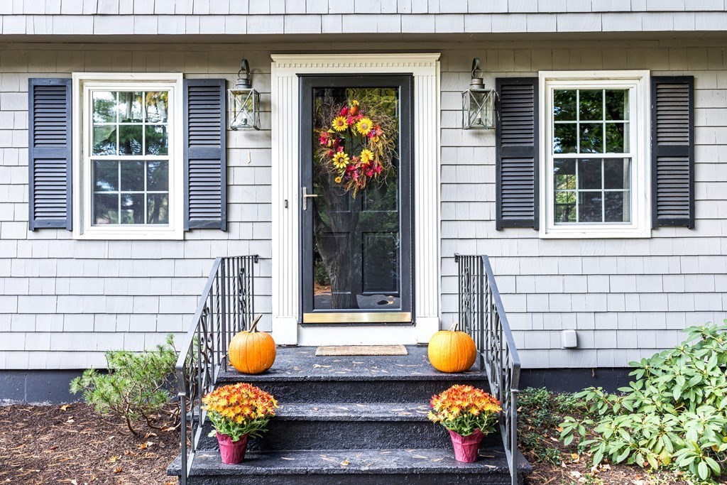 1 Warwick Road Franklin, MA 02038 - Photo 3 of 34 Gallery Image 3