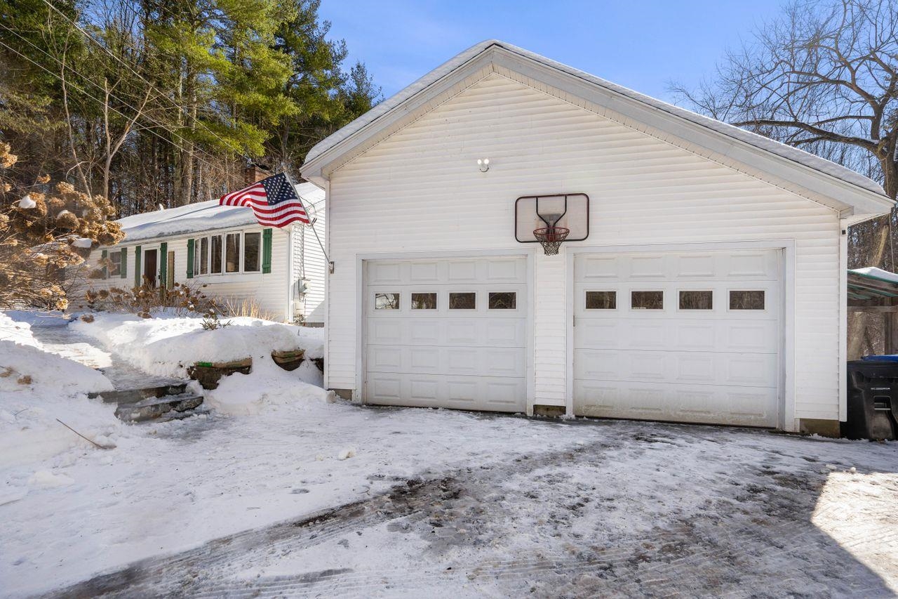 79 Gowing Road Hudson, NH 03051 - Photo 32 of 35