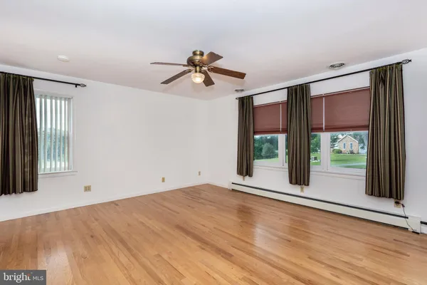 a view of empty room with front door