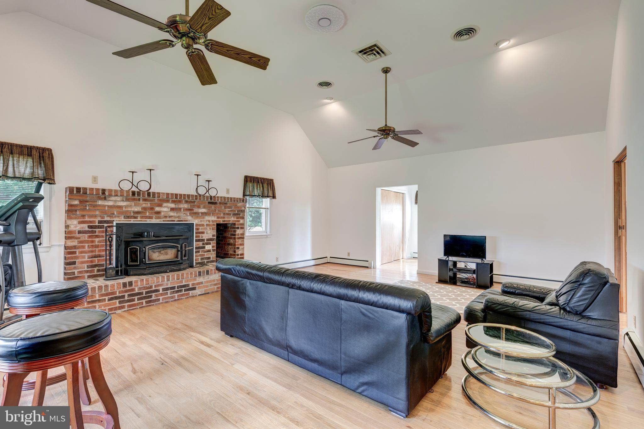 1722 Emory Road Reisterstown, MD 21136 - Photo 4 of 53 Cathedral Ceilings