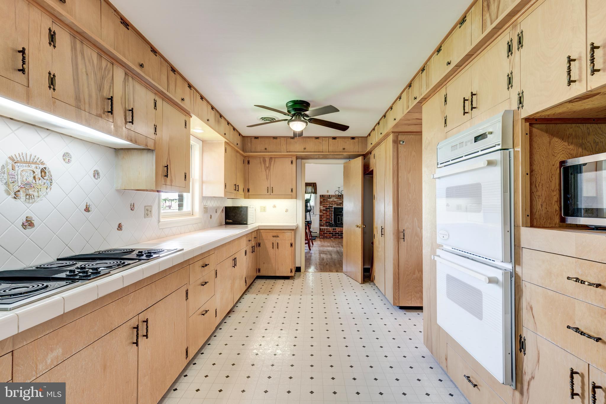 1722 Emory Road Reisterstown, MD 21136 - Photo 7 of 53 Storage and more storage