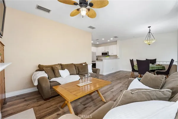 $697,000 | 27 Vía Barcelona, Rancho Santa Margarita, CA 92688