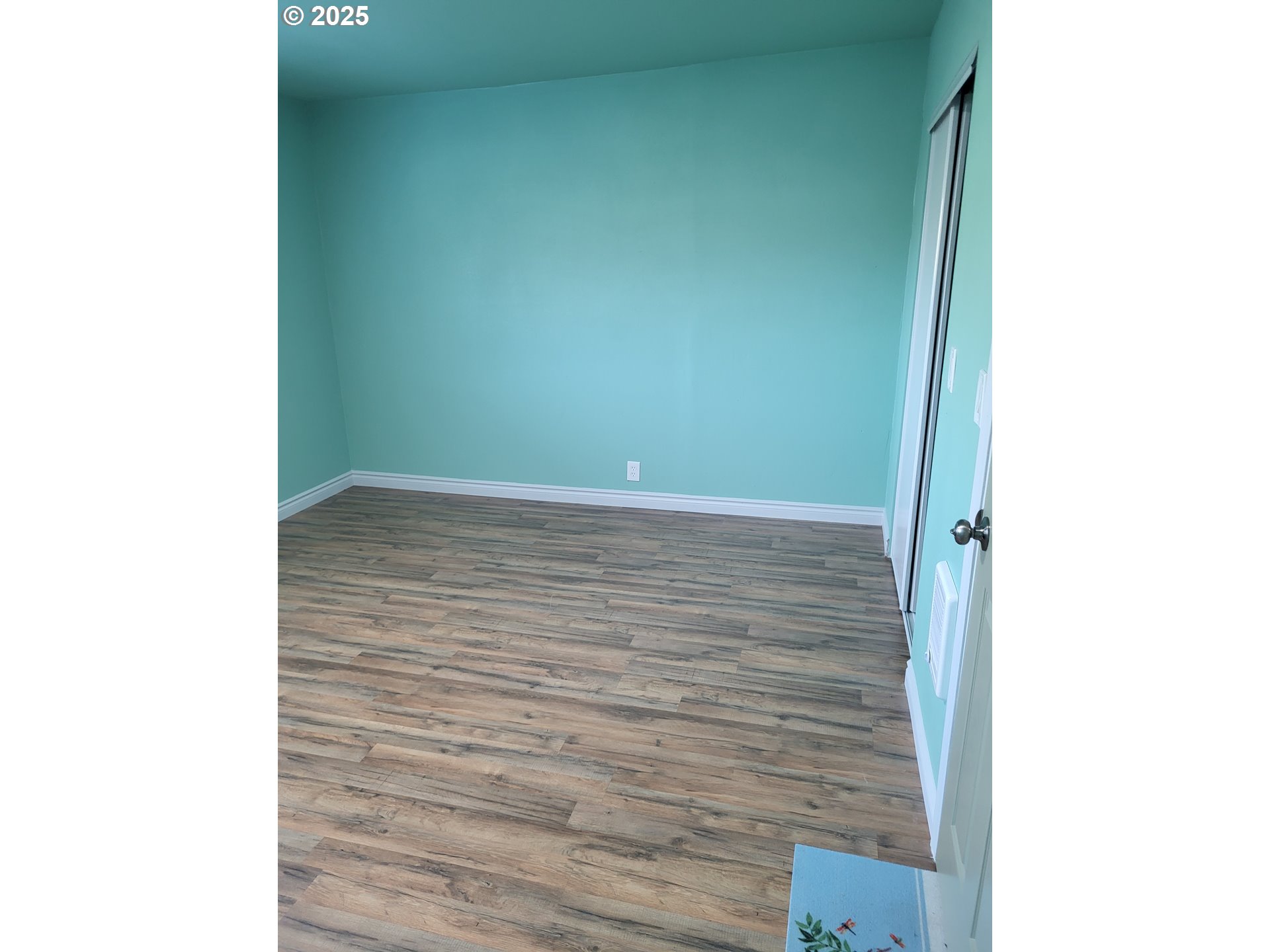 811 Laurel Avenue Reedsport, OR 97467 - Photo 13 of 34 a view of a small space with wooden floor