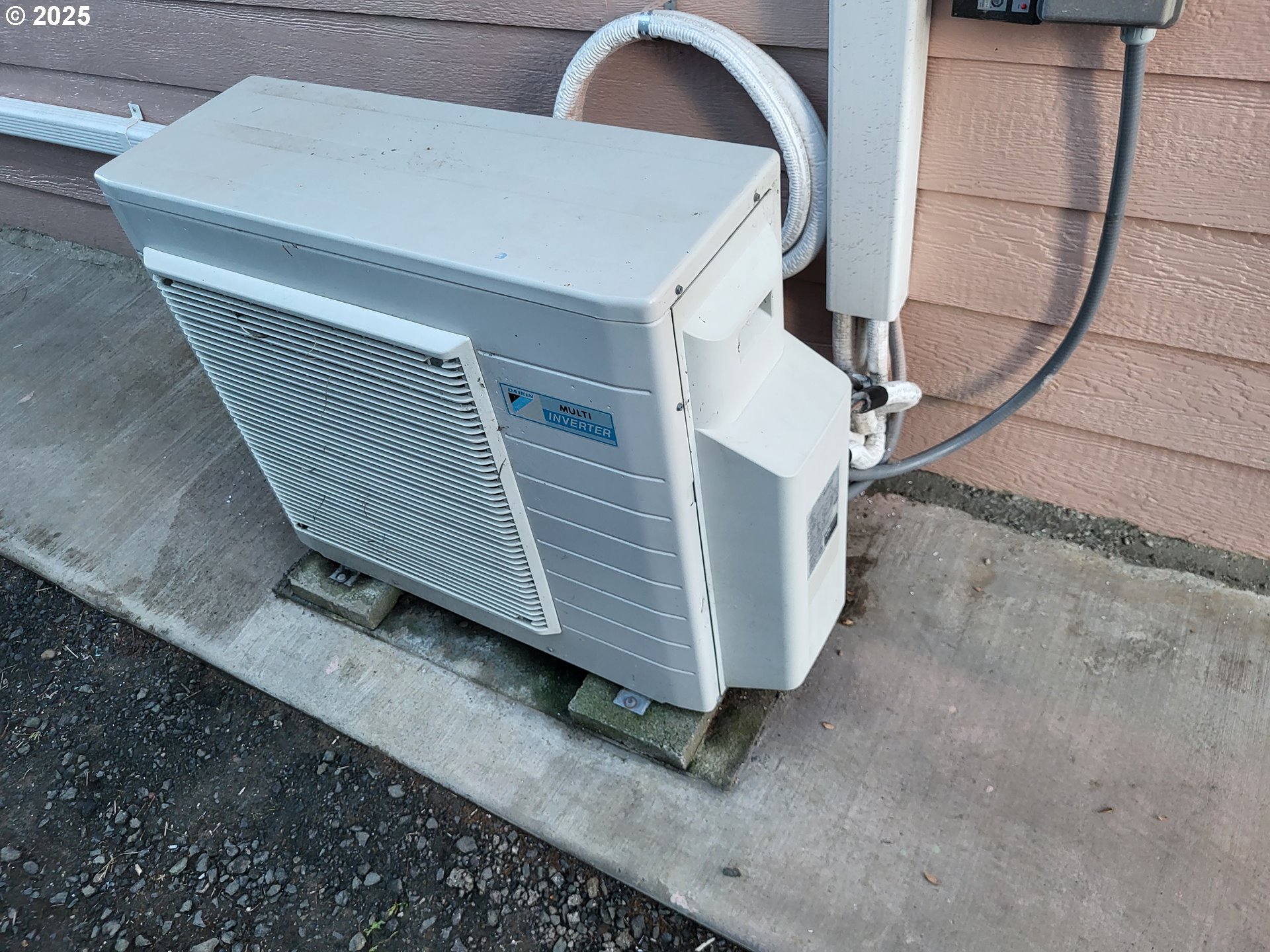 811 Laurel Avenue Reedsport, OR 97467 - Photo 29 of 34 a view of entryway