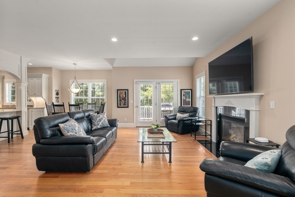 77 Cedar Street Wellesley, MA 02481 - Photo 11 of 39