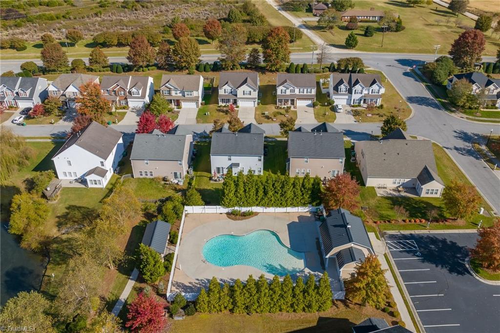 818 Hedgepath Terrace High Point, NC 27265 - Photo 46 of 47 Gallery Image 46