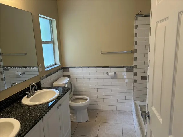 $1,600 | 2702 Robin Avenue South, Unit 2702, Lehigh Acres, FL 33973