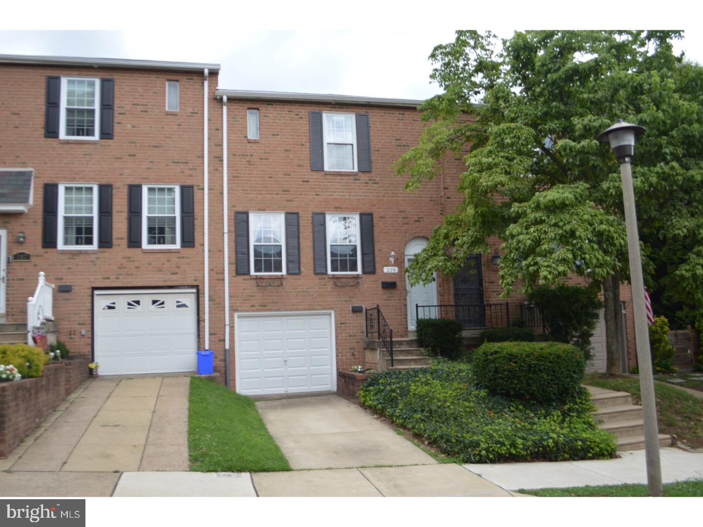219 Wickley Road Philadelphia, PA 19154 - Photo 1 of 11 Gallery Image 1
