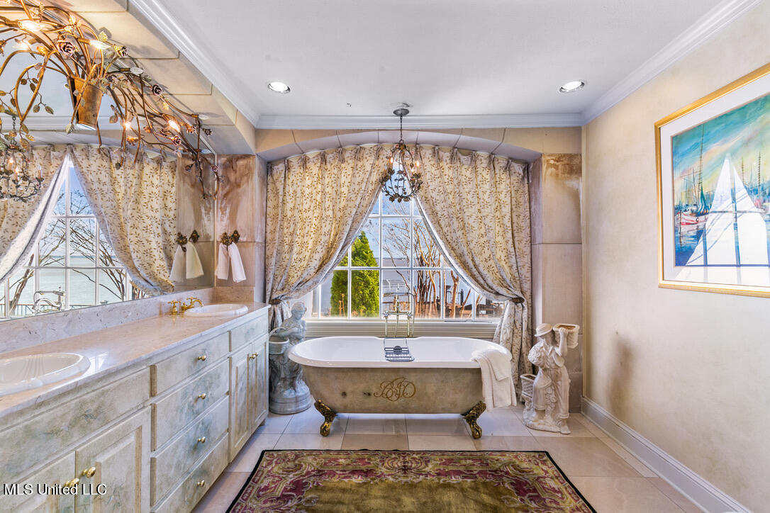 133 Overlook Pointe Drive Ridgeland, MS 39157 - Photo 63 of 93 1st Floor Bedroom Ensuite Bath