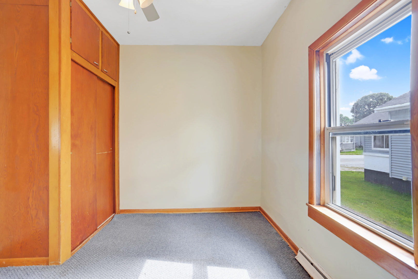 812 East Webster Street Clinton, IL 61727 - Photo 18 of 26 a view of an empty room