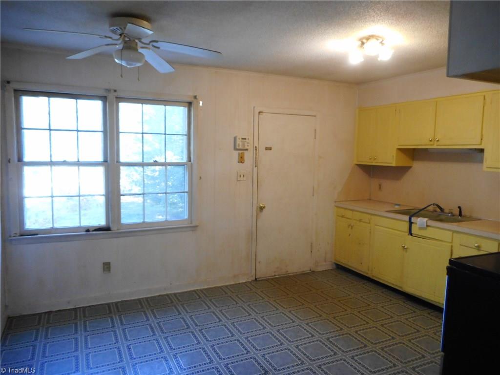 2725 Ingram Road High Point, NC 27263 - Photo 5 of 11 Gallery Image 5