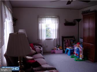 149 Ridge Boulevard Brookhaven, PA 19015 - Photo 3 of 9