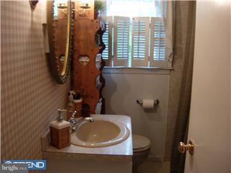 149 Ridge Boulevard Brookhaven, PA 19015 - Photo 8 of 9