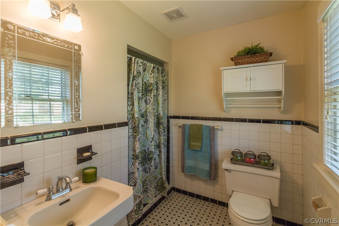 7303 Three Chopt Road Richmond, VA 23226 - Photo 18 of 24 Master Bath