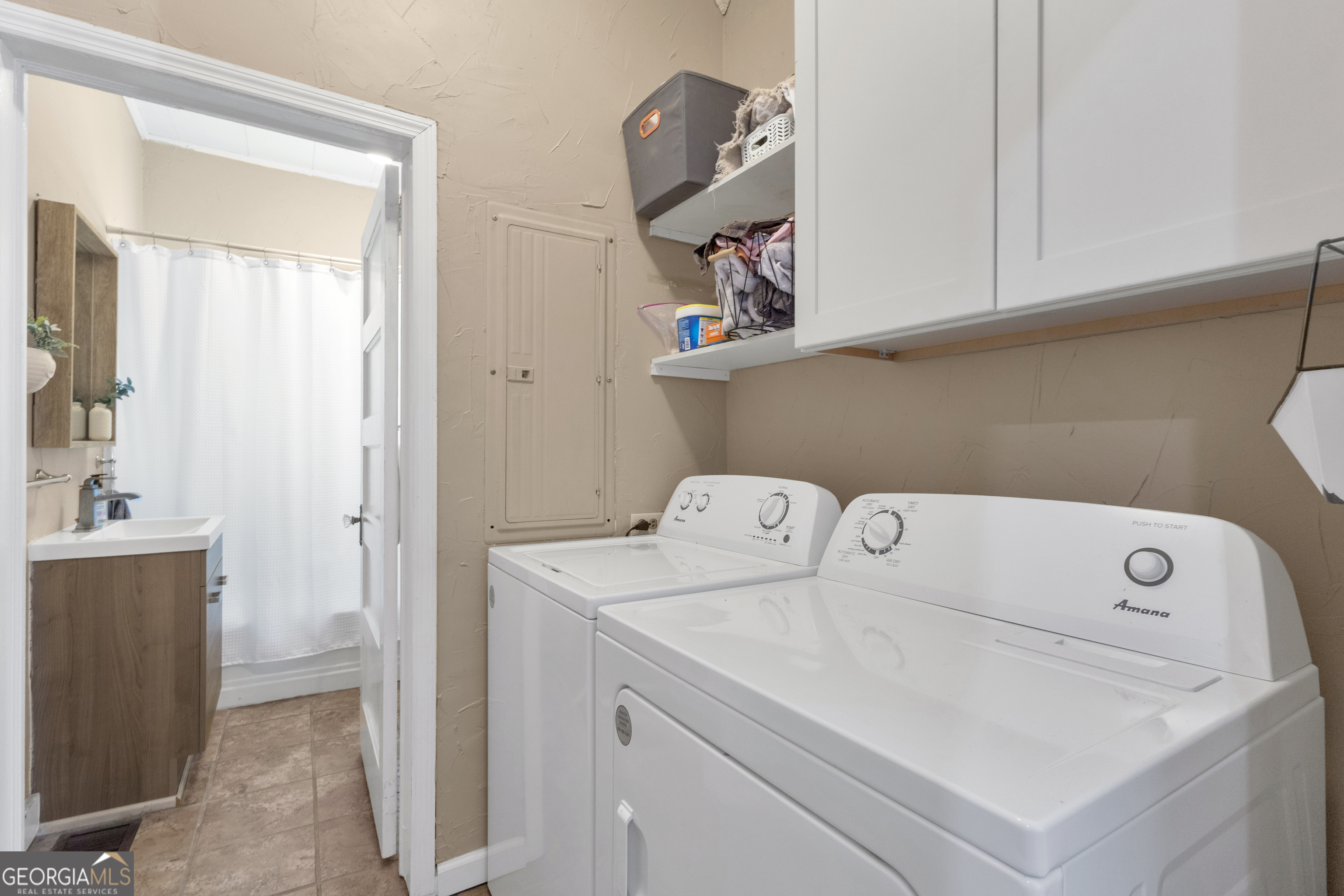 32 Post Street Grantville, GA 30220 - Photo 31 of 39 a utility room with dryer and washer