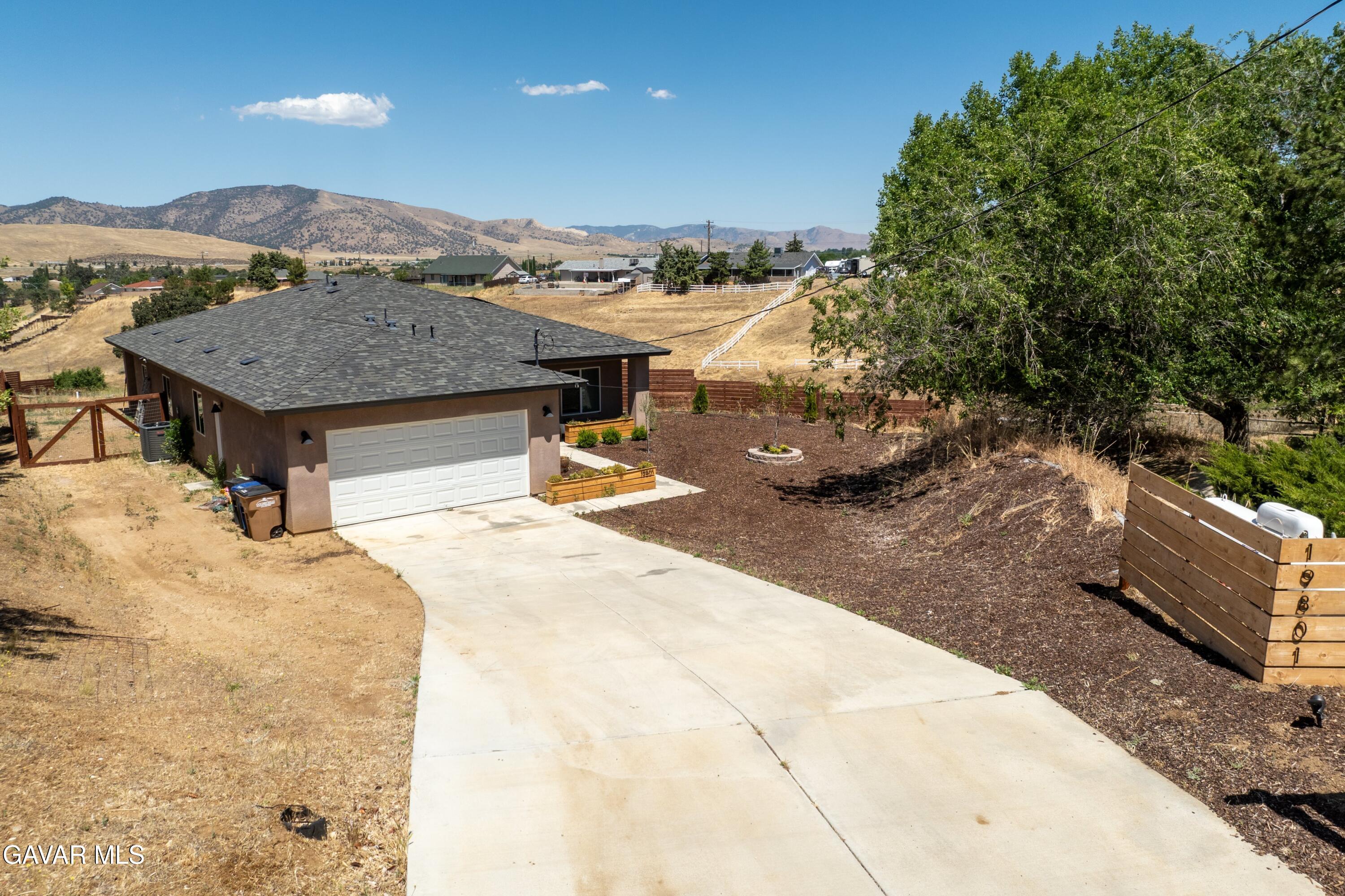 19801 Star Court Tehachapi, CA 93561 - Photo 19 of 28 16-DJI_0053-HDR