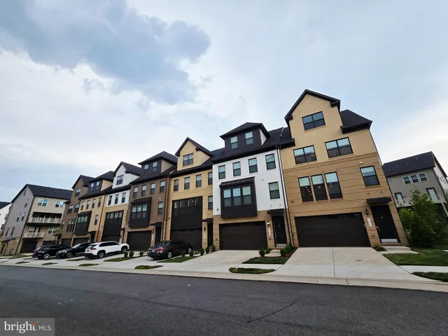 $4,500 | 4975 Longmire Way, Chantilly, VA 20151