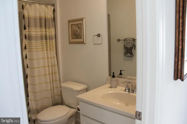 $4,500 | 4975 Longmire Way, Chantilly, VA 20151