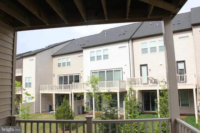 $4,500 | 4975 Longmire Way, Chantilly, VA 20151