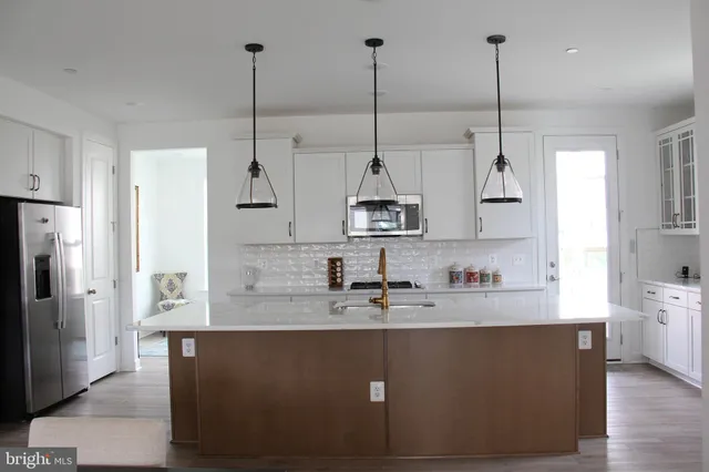 $4,500 | 4975 Longmire Way, Chantilly, VA 20151