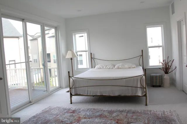 $4,500 | 4975 Longmire Way, Chantilly, VA 20151