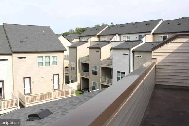 $4,500 | 4975 Longmire Way, Chantilly, VA 20151