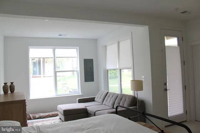 $4,500 | 4975 Longmire Way, Chantilly, VA 20151