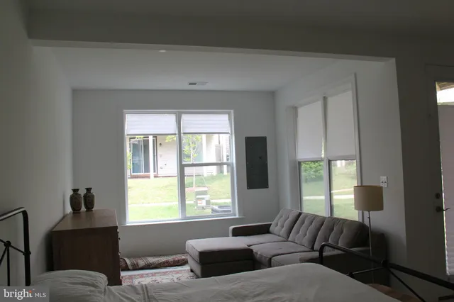 $4,500 | 4975 Longmire Way, Chantilly, VA 20151