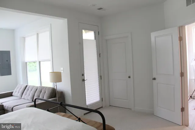 $4,500 | 4975 Longmire Way, Chantilly, VA 20151