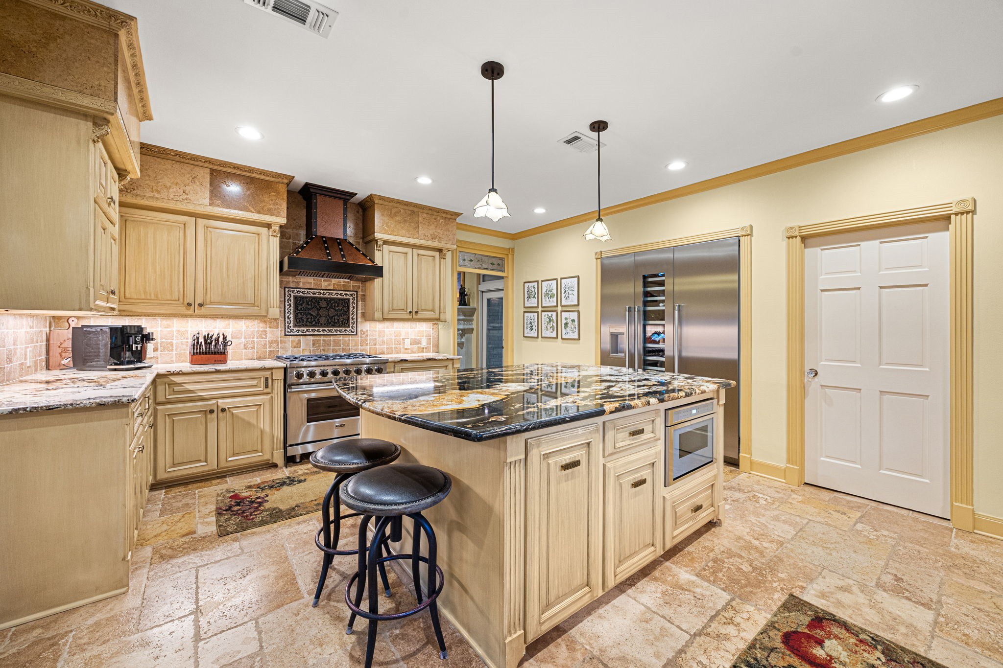 1524 Travis Street Columbus, TX 78934 - Photo 11 of 22